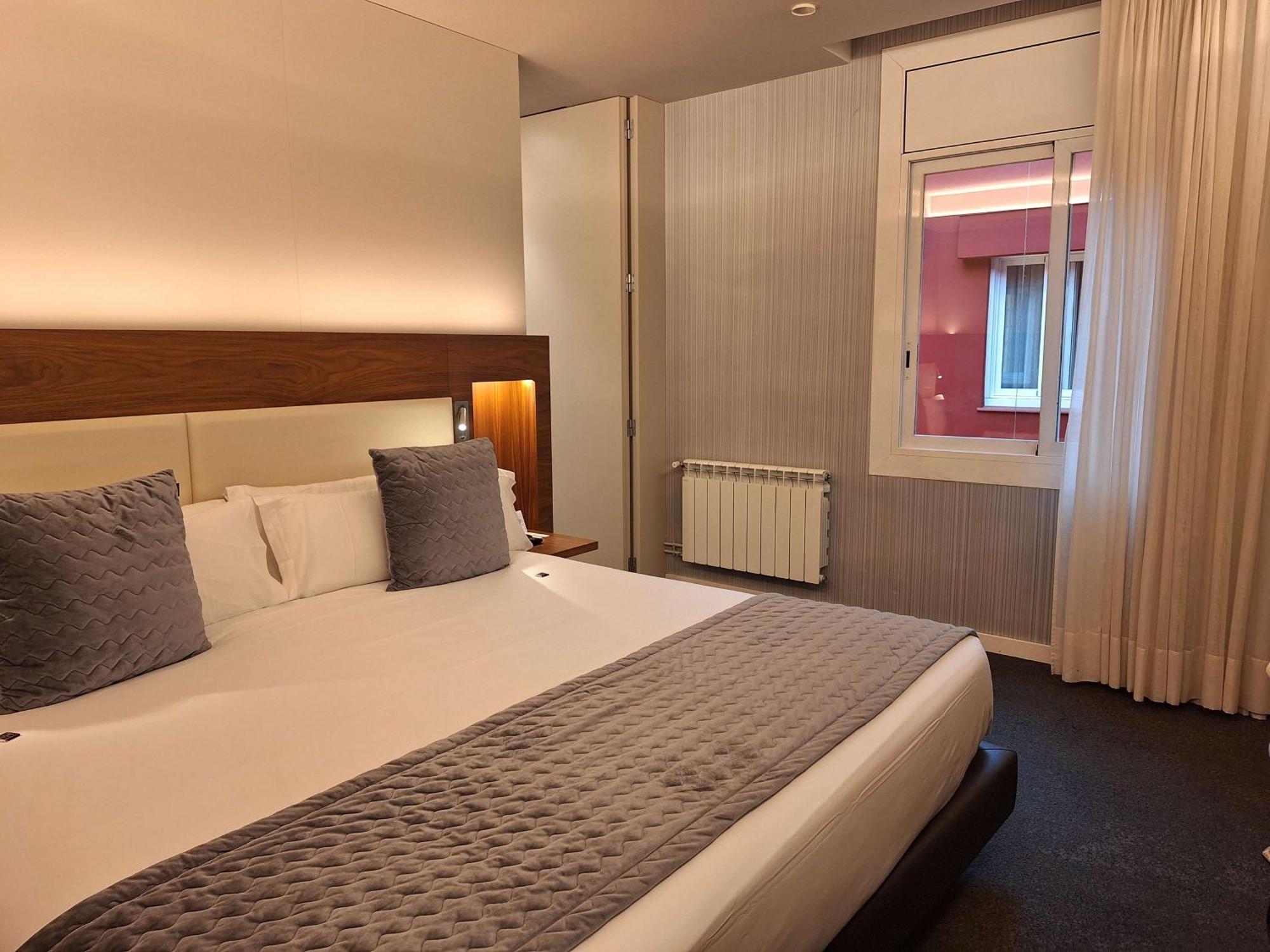 Western Premier Dante Hotel 4*